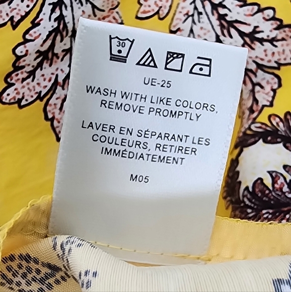 NWT Van Heusen Yellow Floral Viscose Silky Lightweight Women's Size Small Blouse - Picture 5 of 5